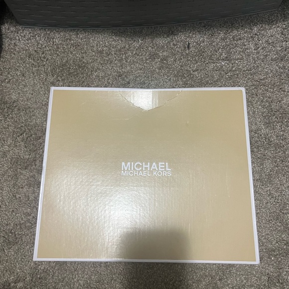 Black comfortable Michael Kors booties - Picture 2 of 5